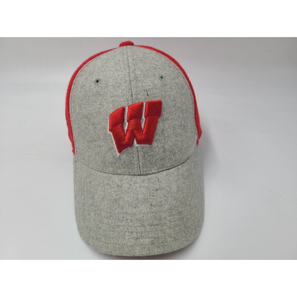 University of Wisconsin Badgers Colosseum Adjustable Hat Cap Men NCAA Gray Red‎